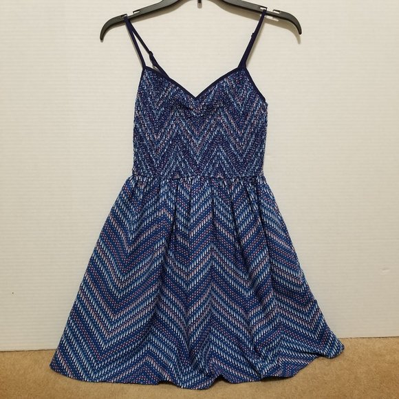 Mason + Mackenzie dress Small sleeveless geometric chevron print v-neck smocked - Picture 1 of 7